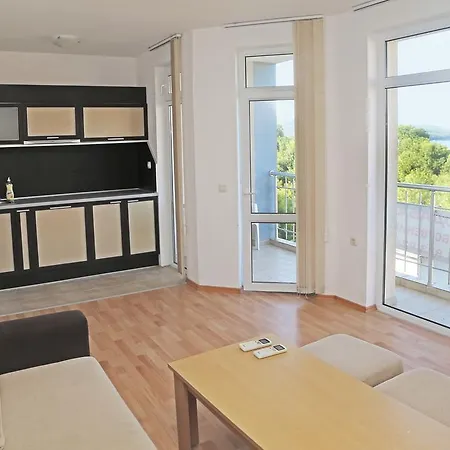 Kirovi Apartment *